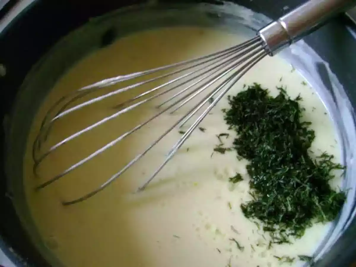 FICATEI DE PUI SI CARNATI CU SOS CREMA DE SMANTANA, IENIBAHAR SI MARA - poza 4