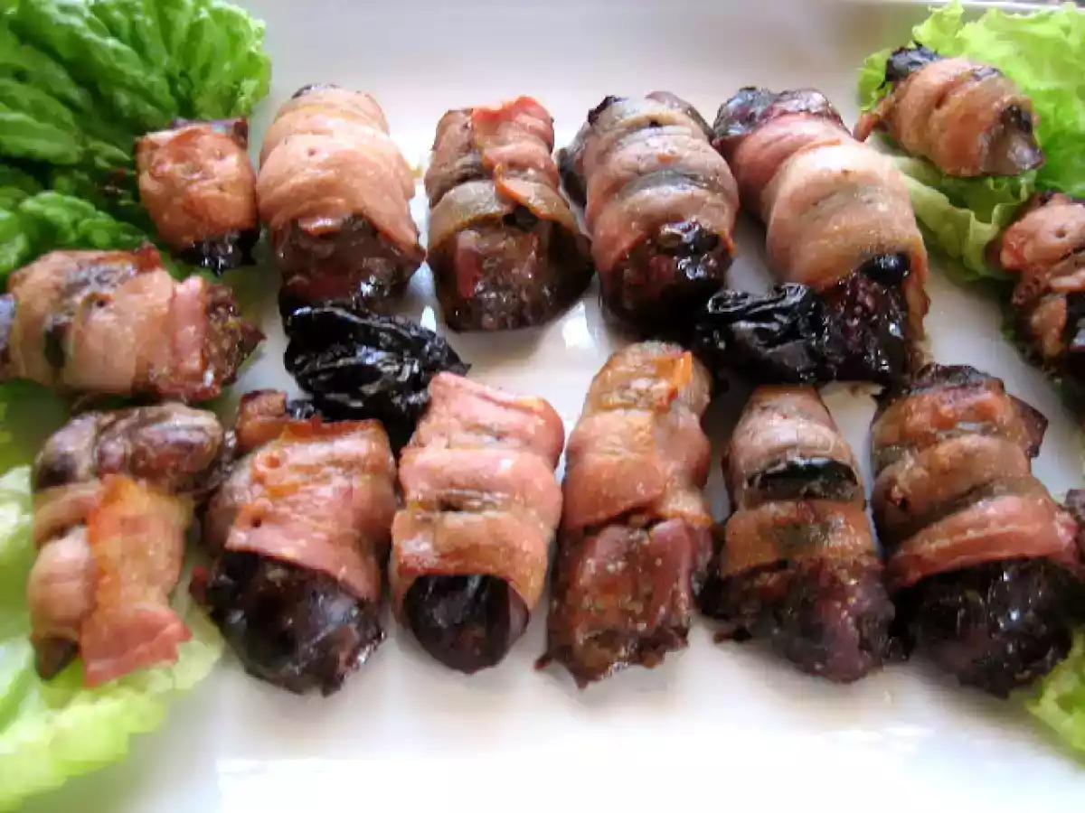Ficatei in bacon cu prune uscate