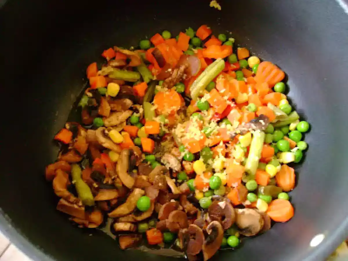 FILE DE MACROU CU BROCOLI SI SOS PICANT - poza 9