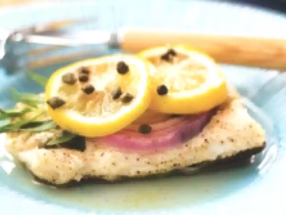 File de merluciu la cuptor cu vin si legume