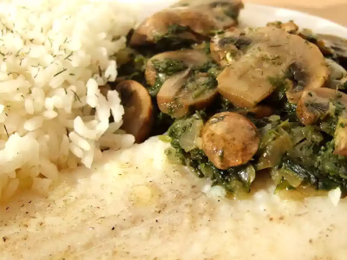 File de pangasius pe pat de spanac si ciuperci