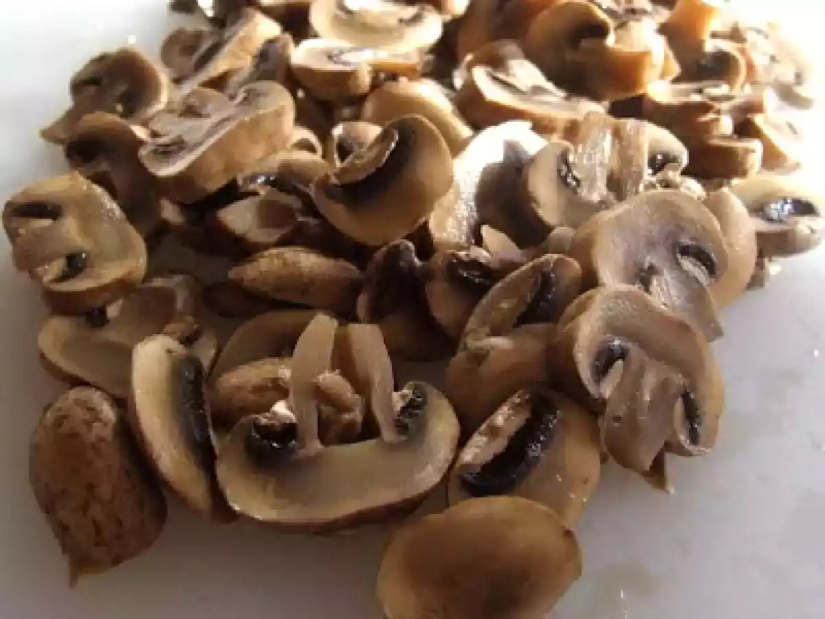 File de pangasius pe pat de spanac si ciuperci - poza 5