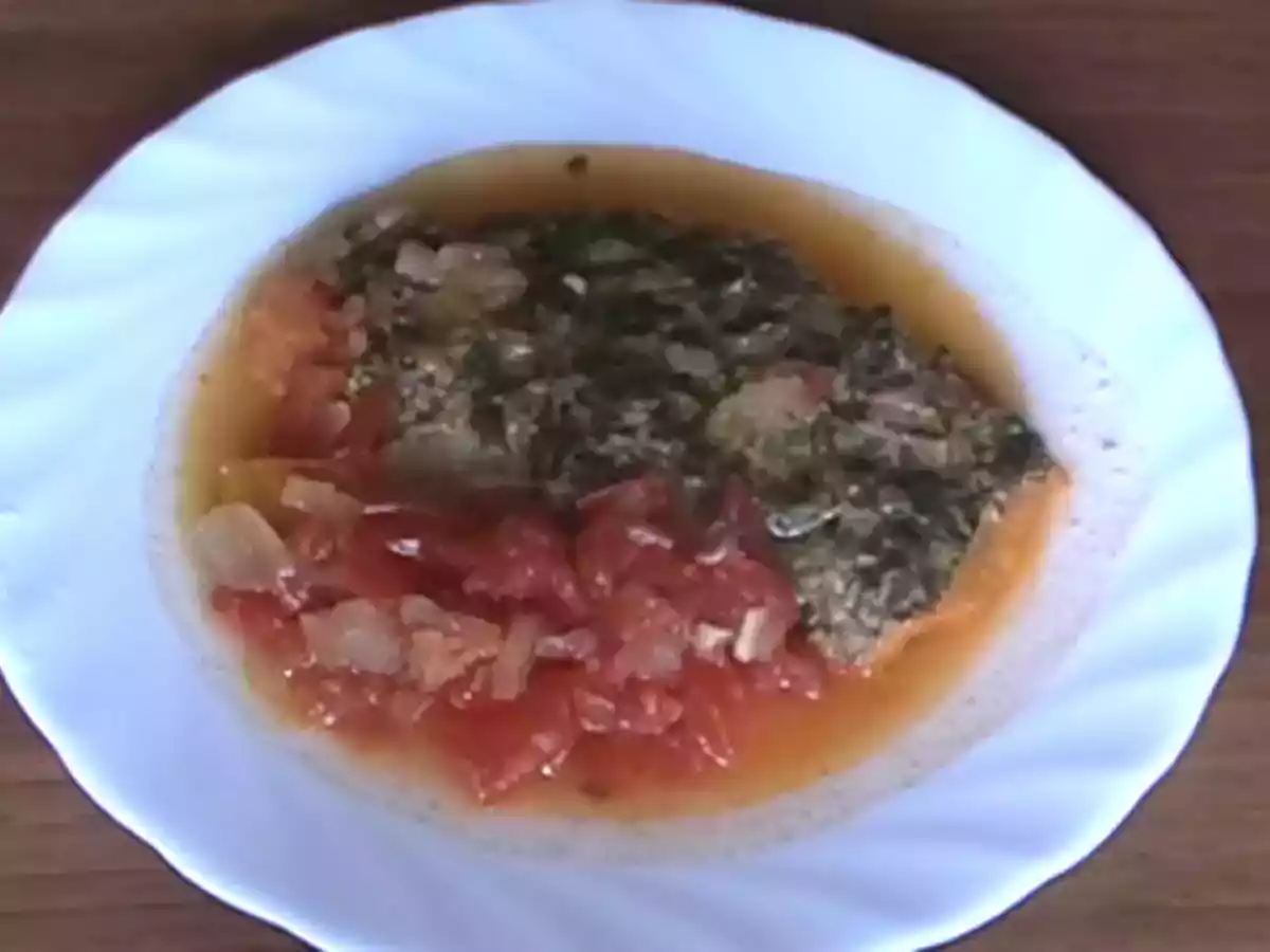 File de peste la cuptor cu mustar, patrunjel si rosii (Reteta Video)