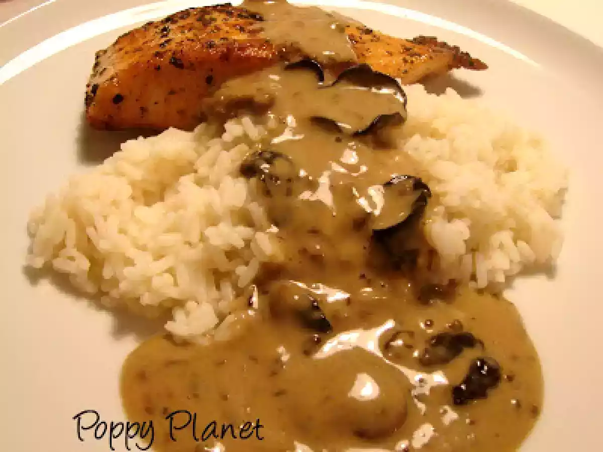 File de somon la tigaie cu orez si sos de ciuperci - poza 4