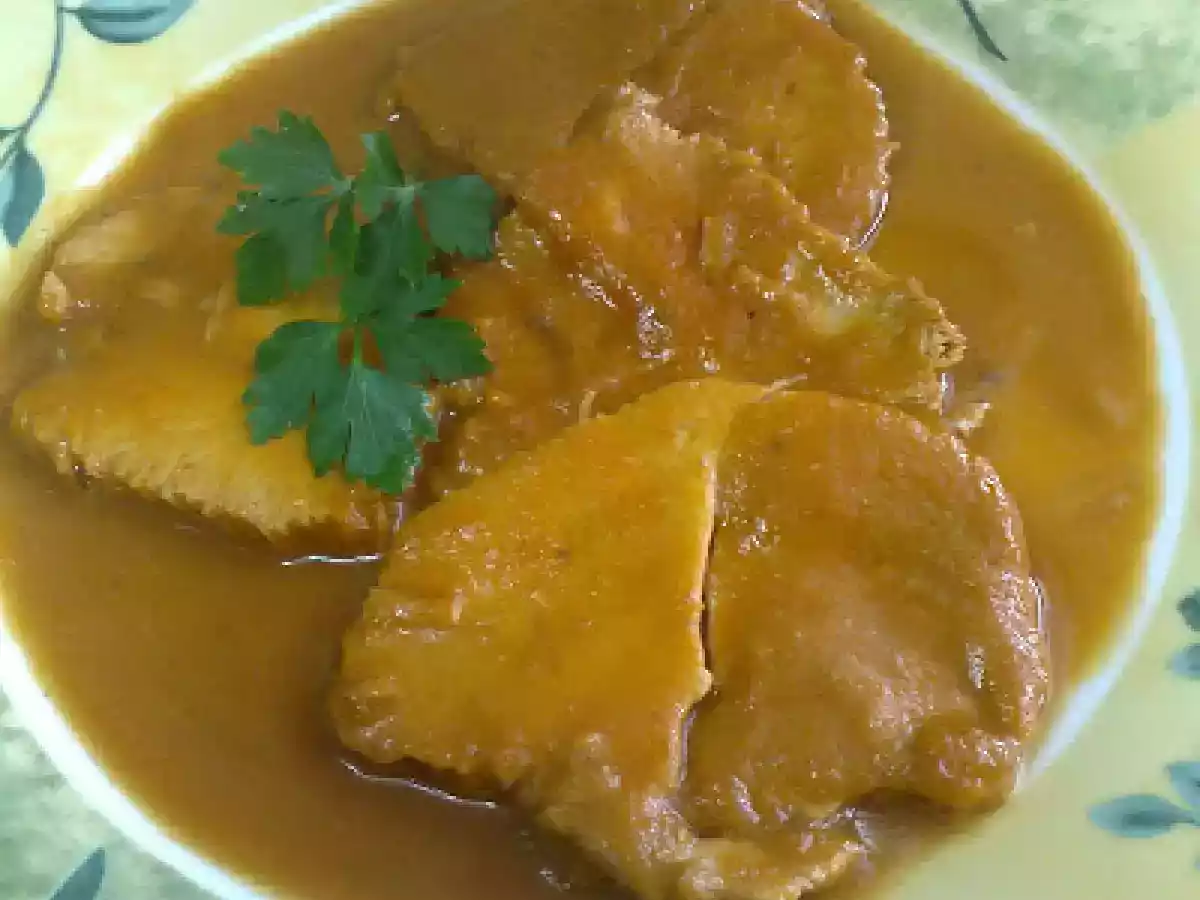 Filete din piept de curcan cu sos de legume