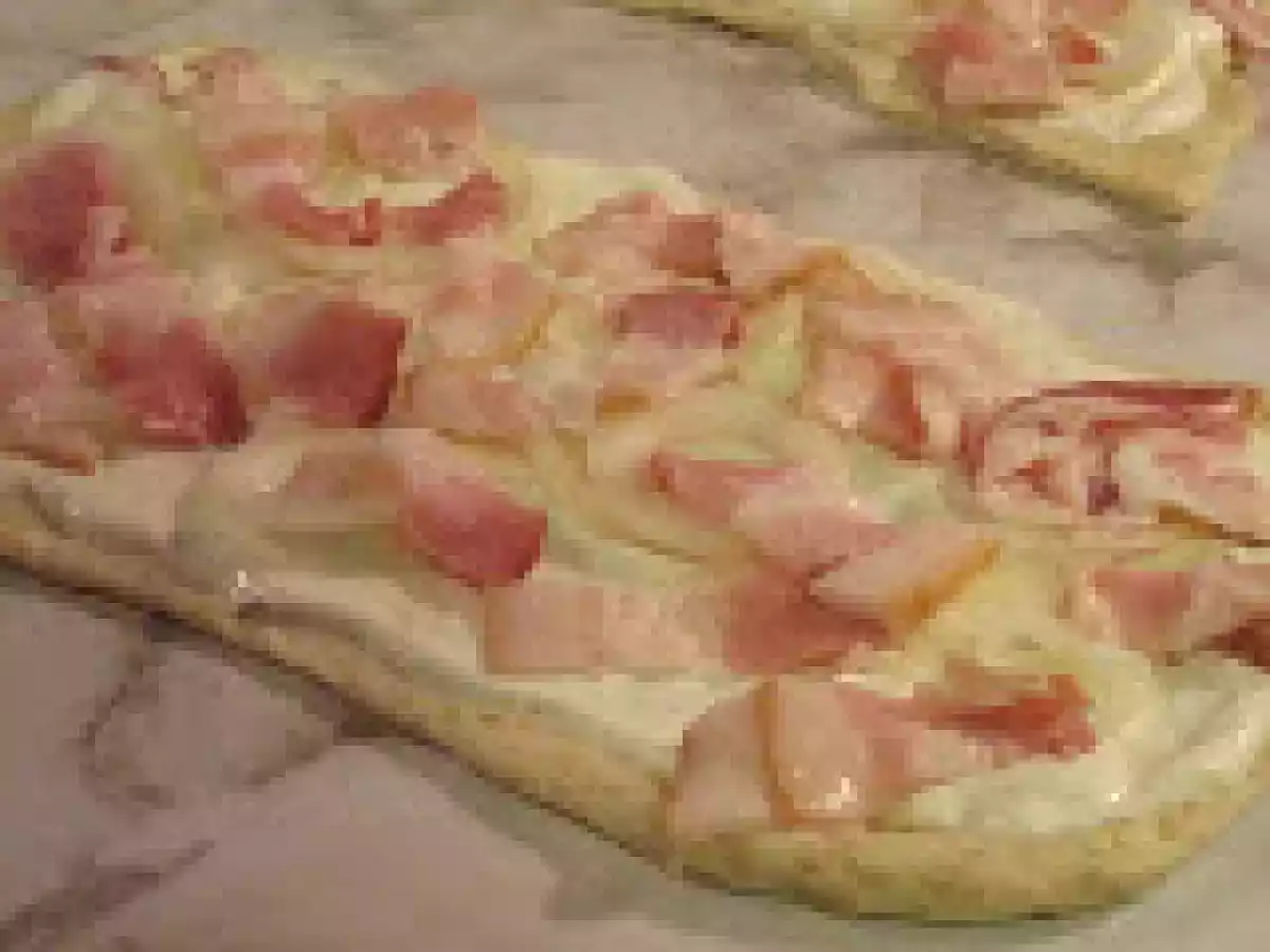 Flammkuchen (tarte flambée) - poza 2