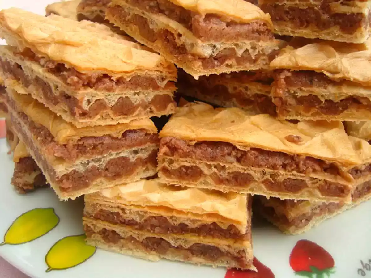 Foi de napolitana umplute cu nuca