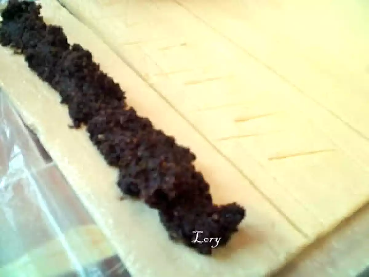 Foietaj cu nuca si gem de caise - poza 2