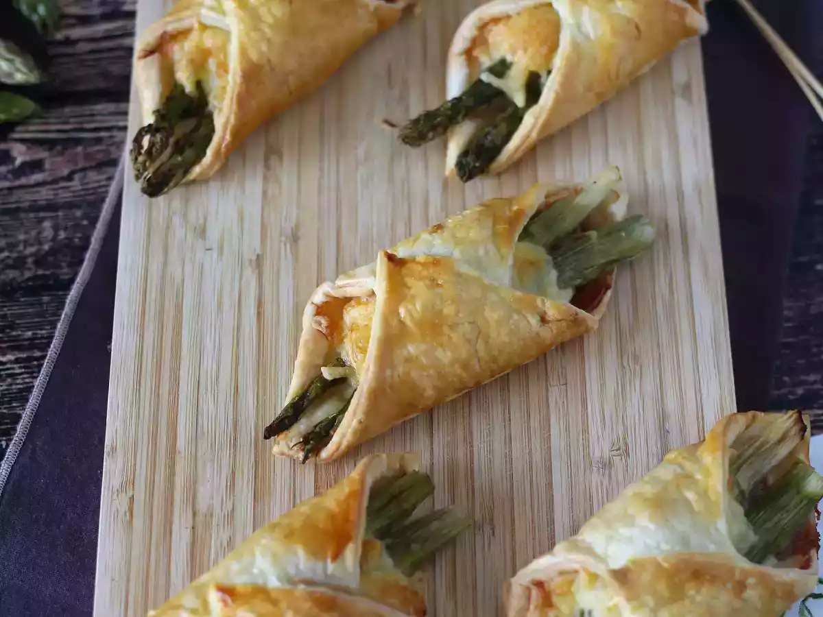 Foitaj cu sparanghel, sunca și mozzarella - poza 4