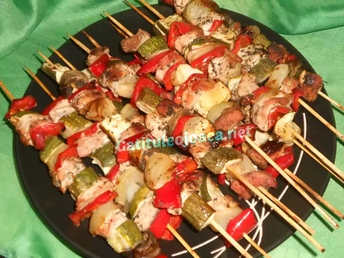 Frigarui din legume si carne de porc