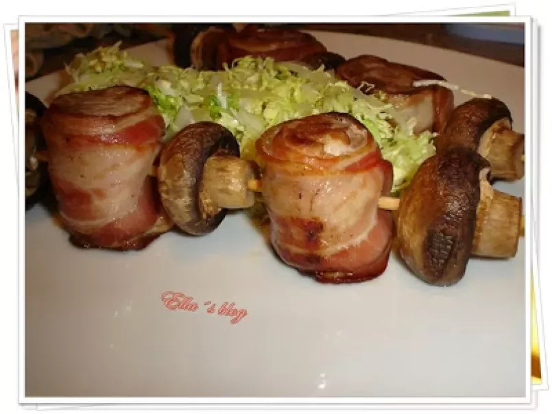 Frigarui din muschiulet de porc, bacon si ciuperci, poza 1
