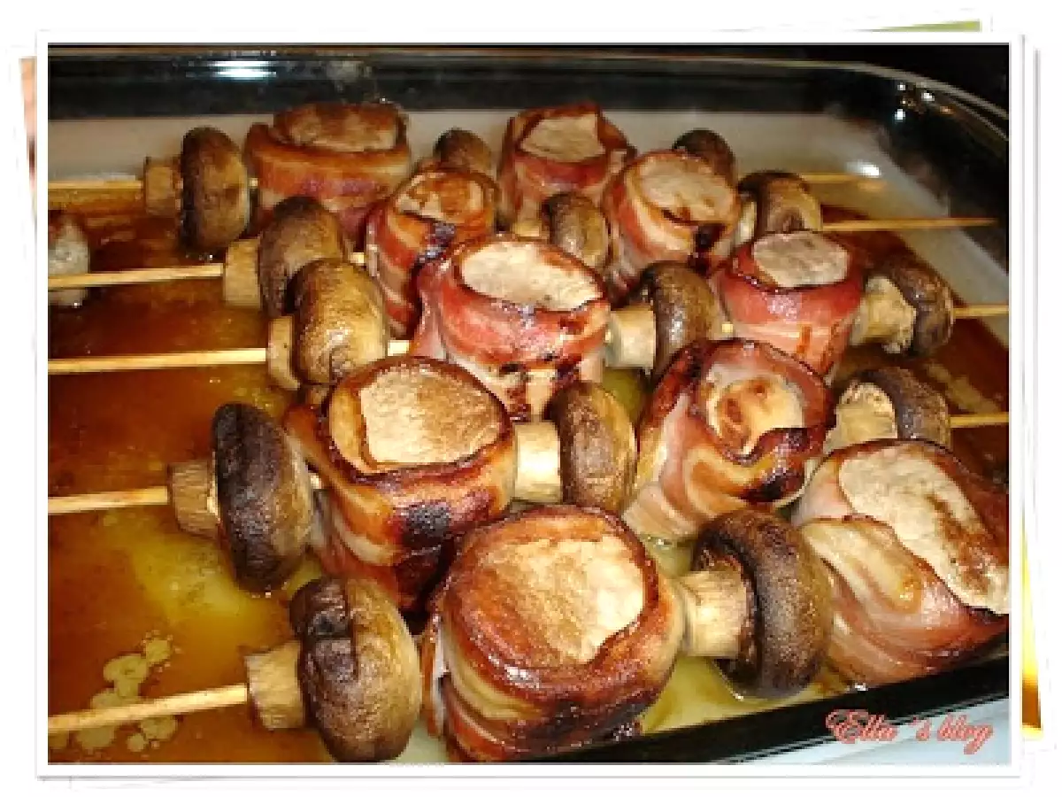 Frigarui din muschiulet de porc, bacon si ciuperci - poza 6