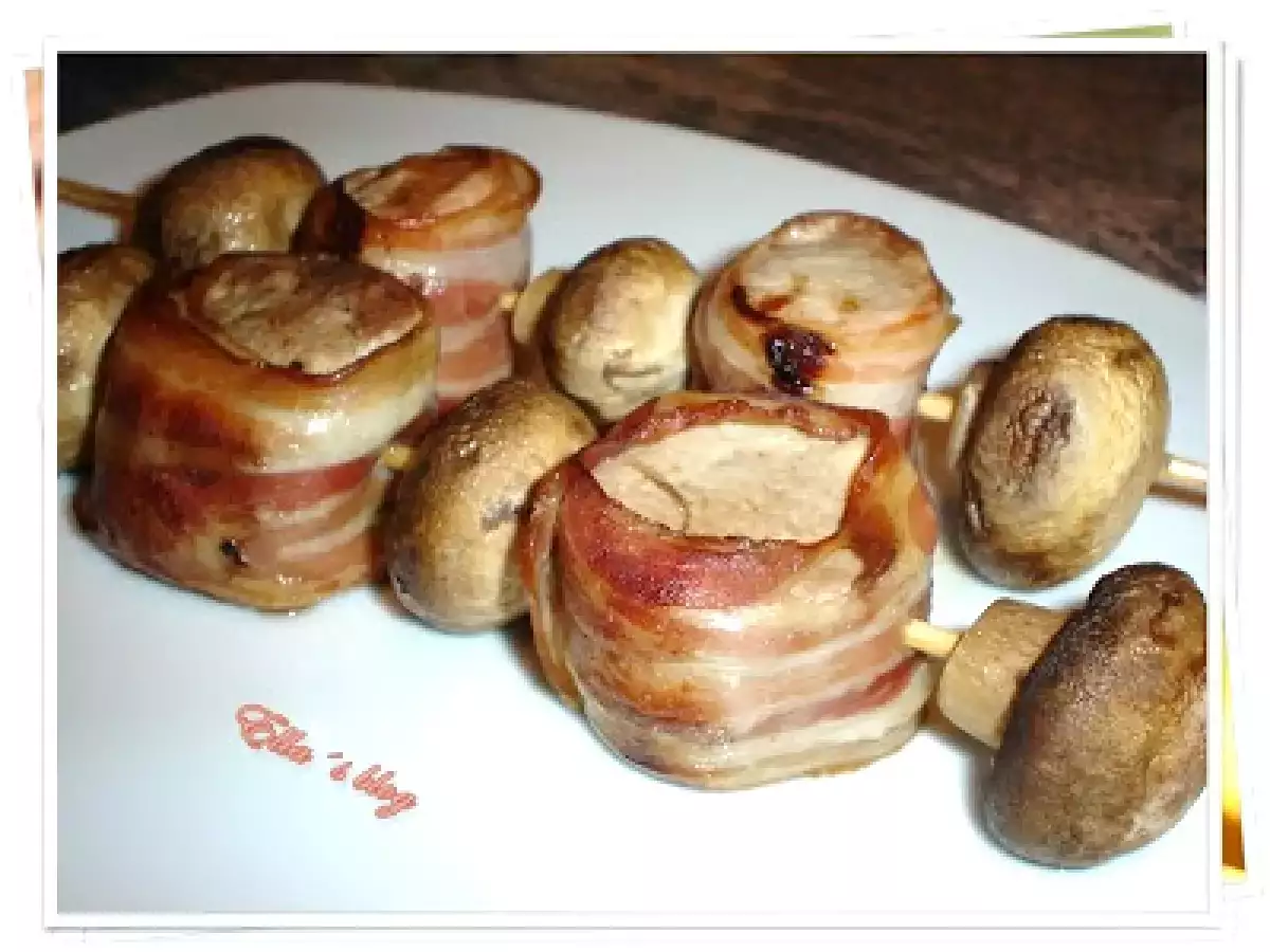 Frigarui din muschiulet de porc, bacon si ciuperci - poza 6