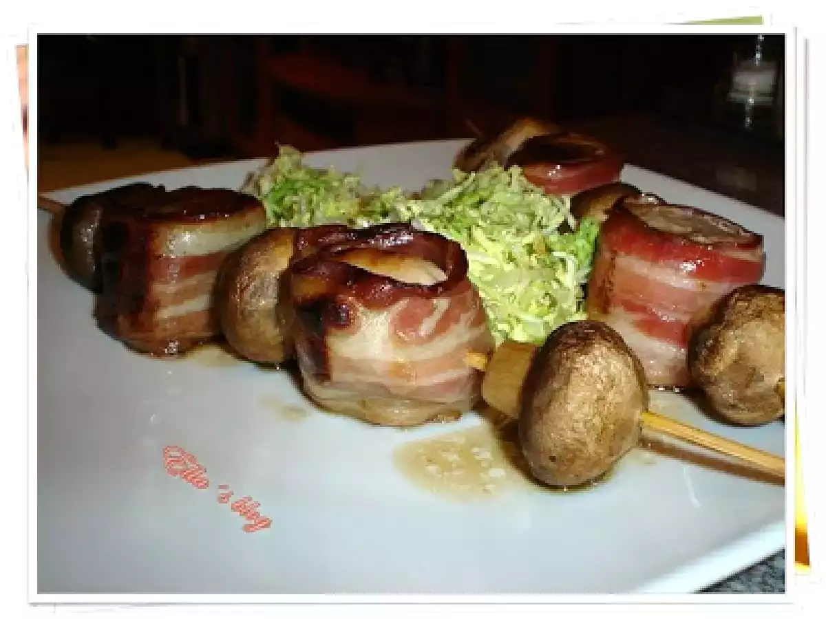 Frigarui din muschiulet de porc, bacon si ciuperci - poza 8