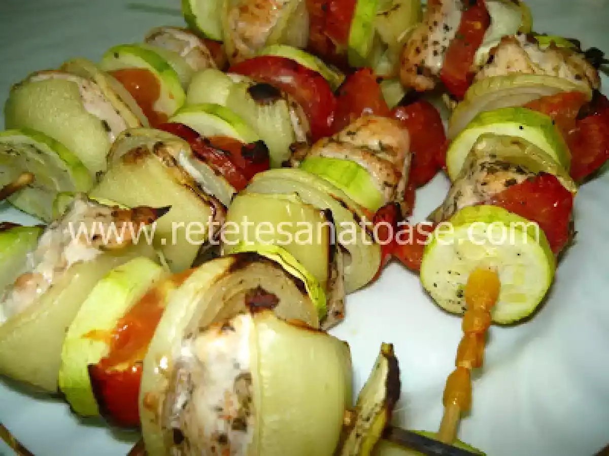 Frigarui din piept de pui cu legume