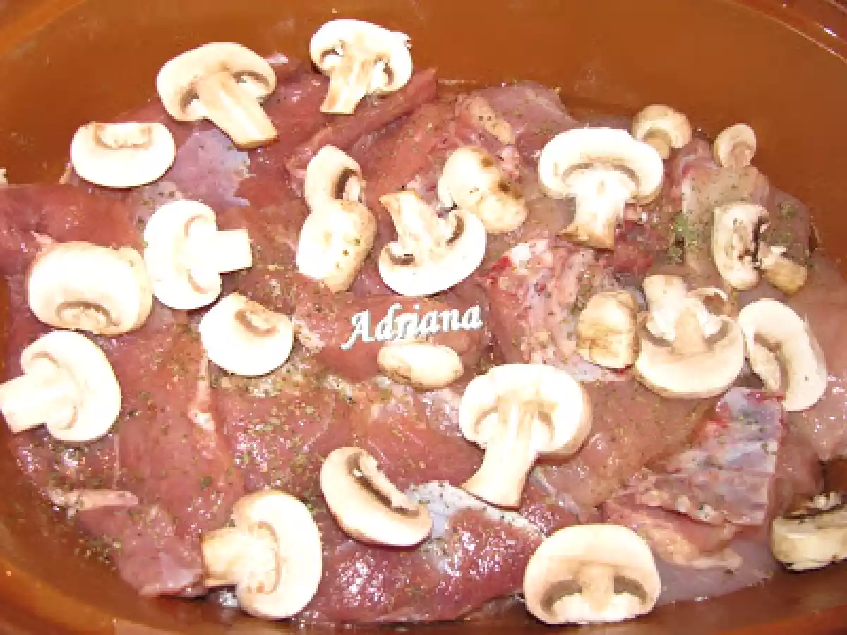 Friptura cu ciuperci si cartofi la cuptor - poza 2