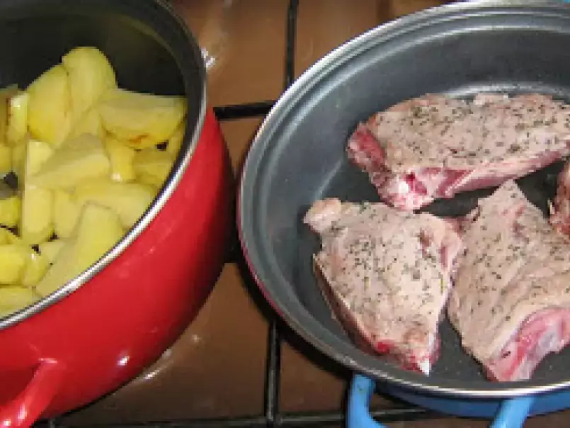 Friptura de ceafa de porc cu cartofi