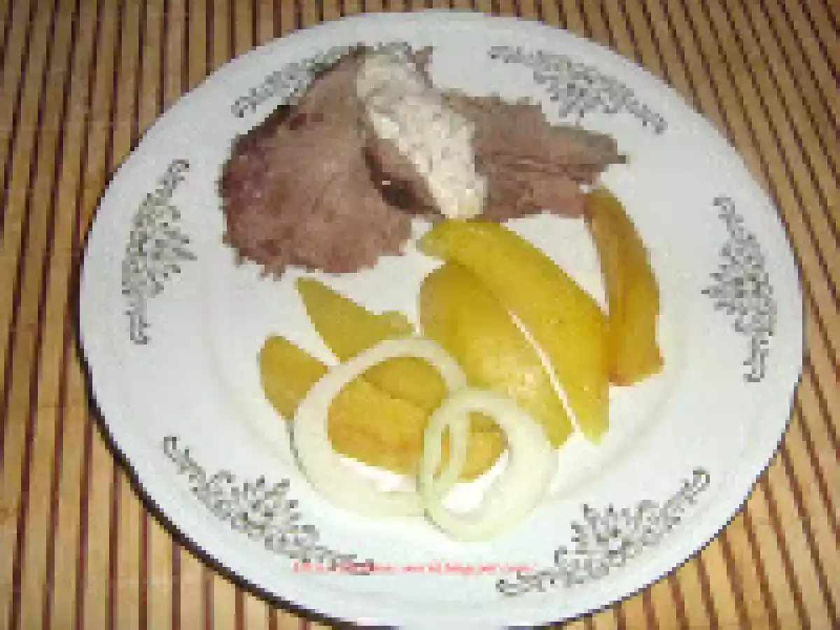 FRIPTURA DE CURCAN CU GARNITURA DE CARTOFI SI SOS DE SMANTANA - poza 5