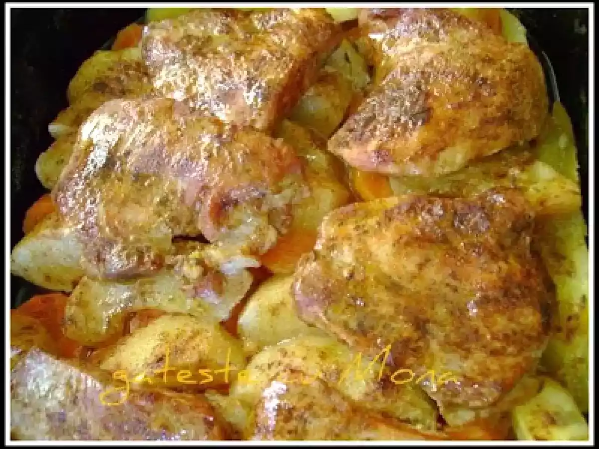 FRIPTURA DE PORC CU MERE SI CHIMEN