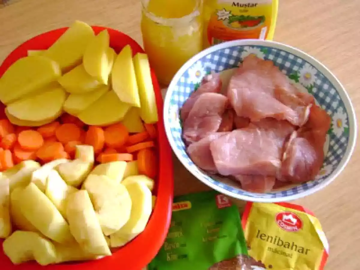 FRIPTURA DE PORC CU MERE SI CHIMEN - poza 4