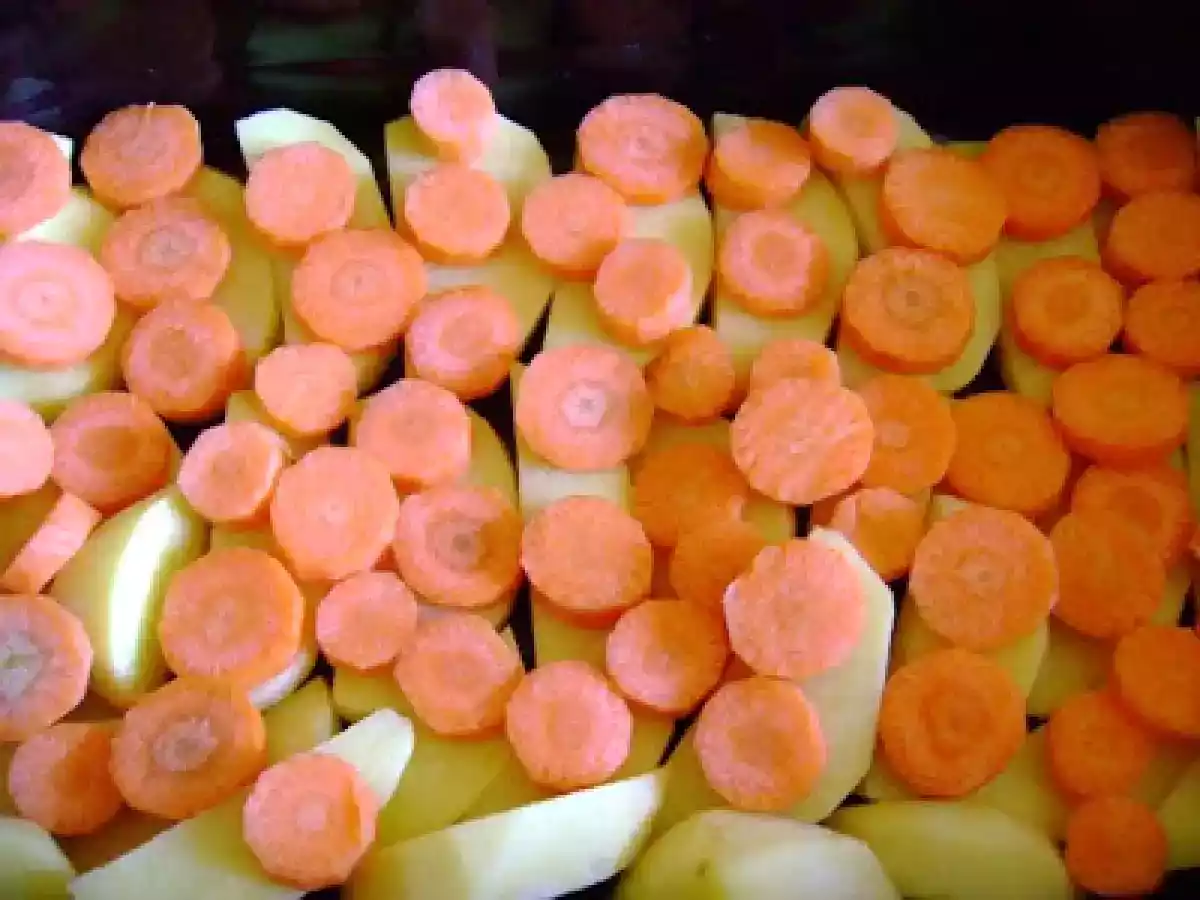 FRIPTURA DE PORC CU MERE SI CHIMEN - poza 7