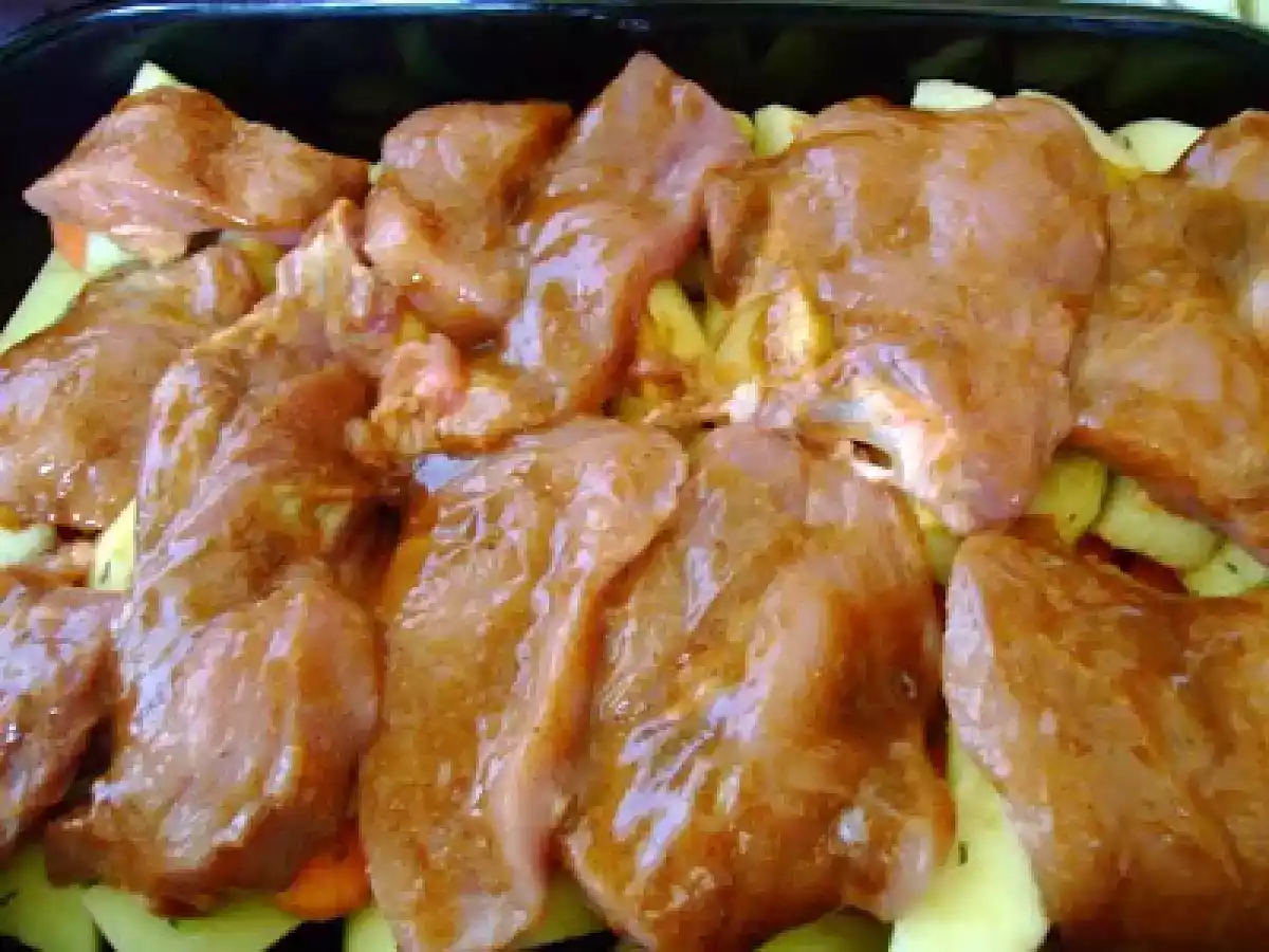 FRIPTURA DE PORC CU MERE SI CHIMEN - poza 9