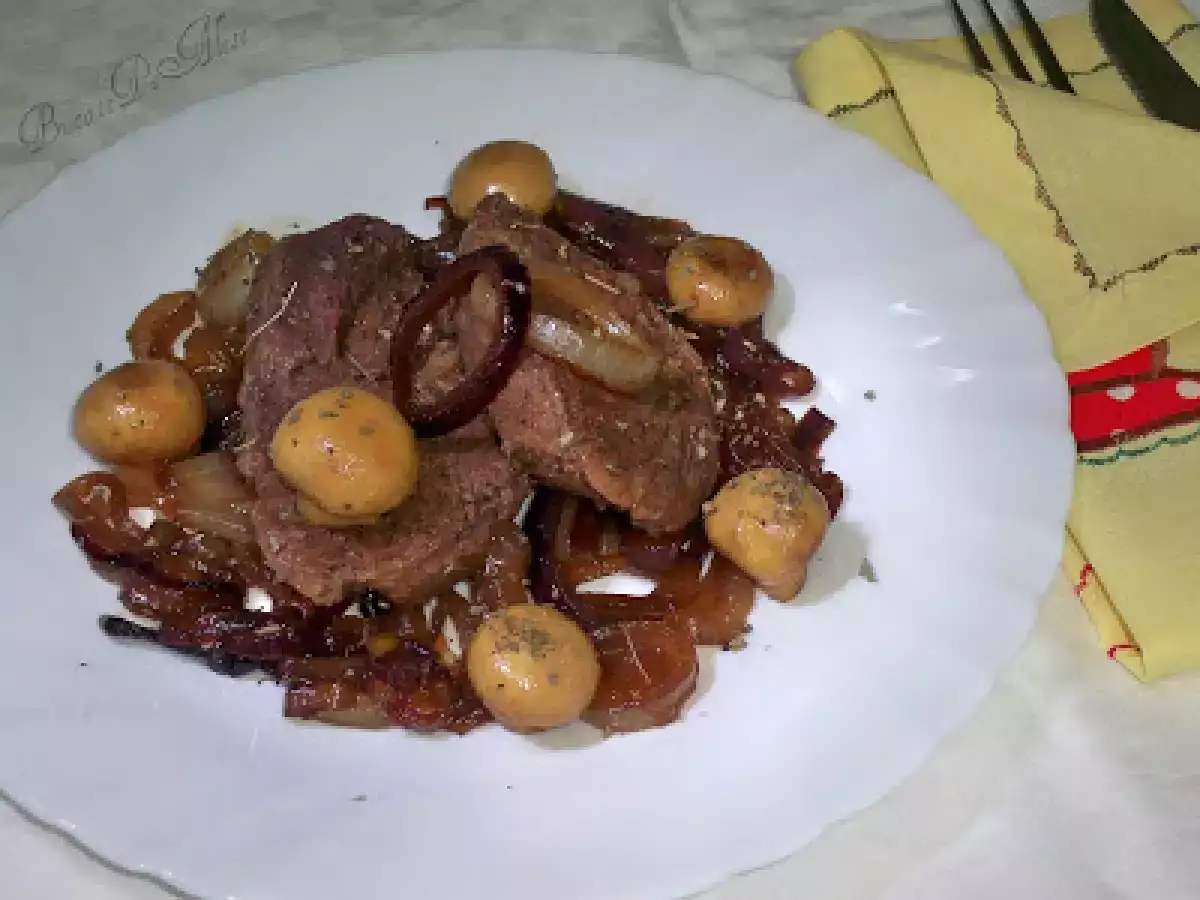 Friptura de porc cu sos de ceapa - poza 2