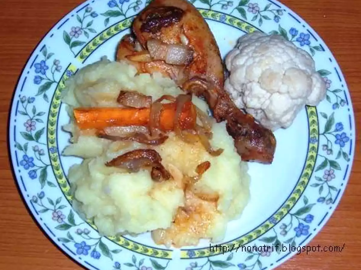 Friptura de pui la cuptor cu piure de cartofi