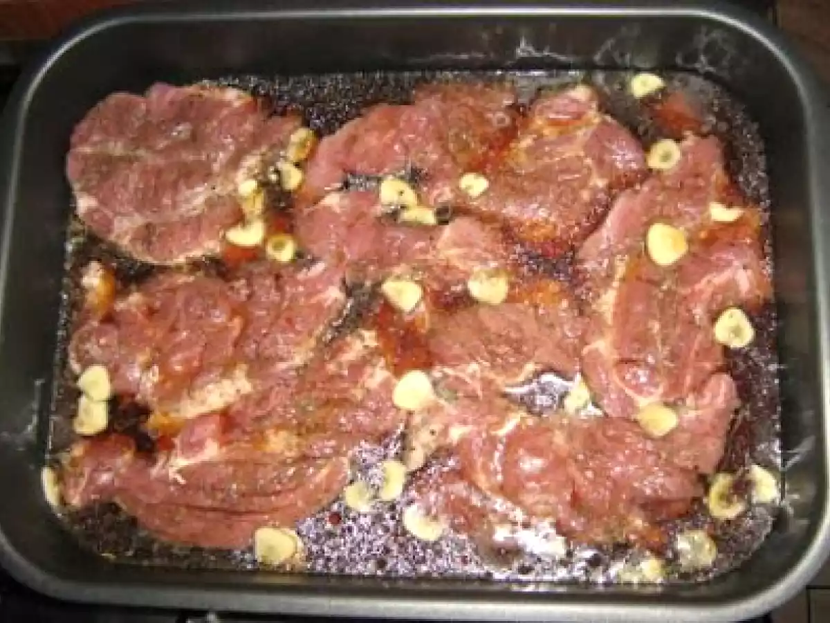 Friptura usoara: ceafa de porc caramelizata in bere neagra!