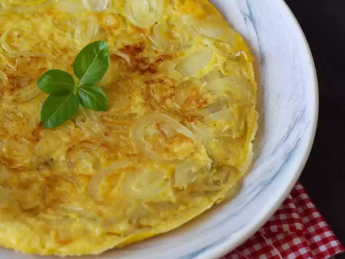 Frittata cu ceapă, omleta perfectă pentru o masă rapidă! - poza 2