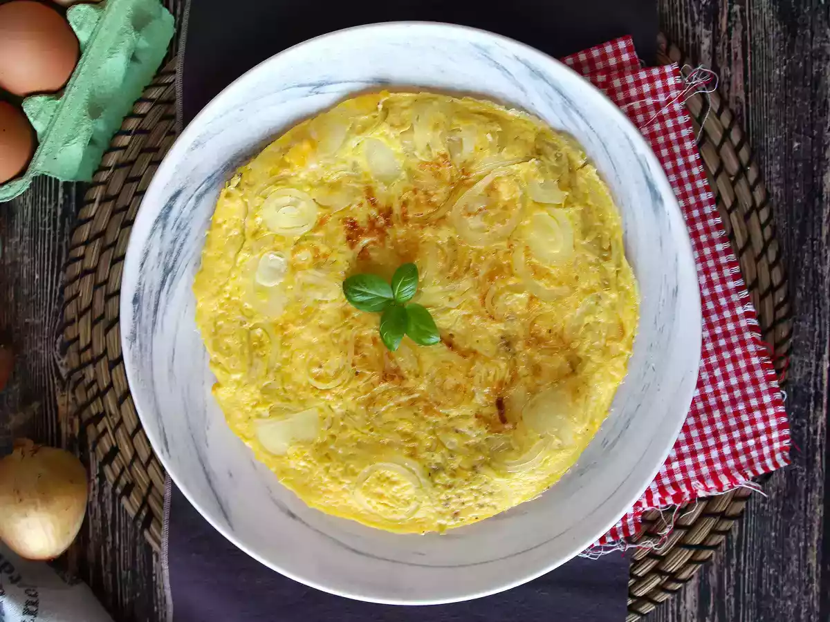 Frittata cu ceapă, omleta perfectă pentru o masă rapidă! - poza 3
