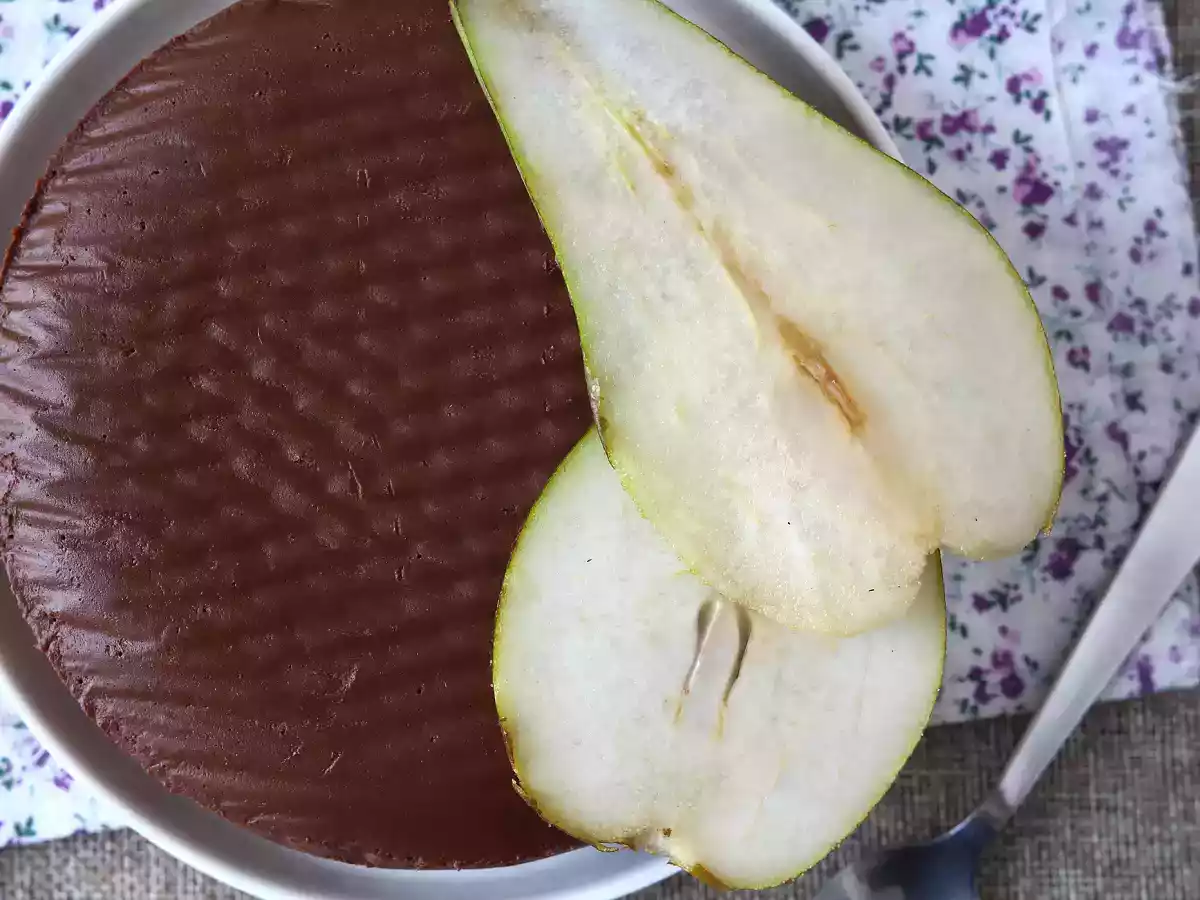 Fudge cu pere și ciocolată - desertul foarte ușor de făcut cu doar 2 ingrediente! - poza 2