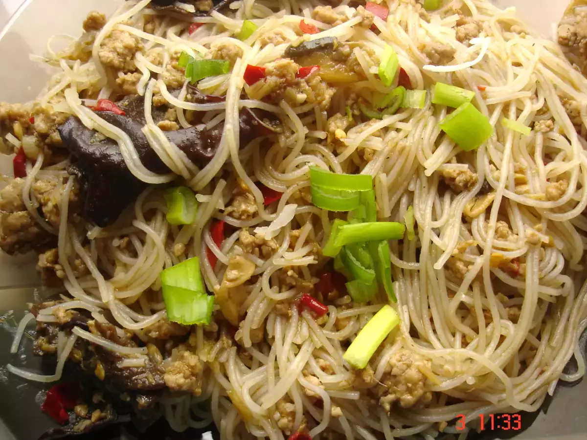 Furnici in copac - poza 2