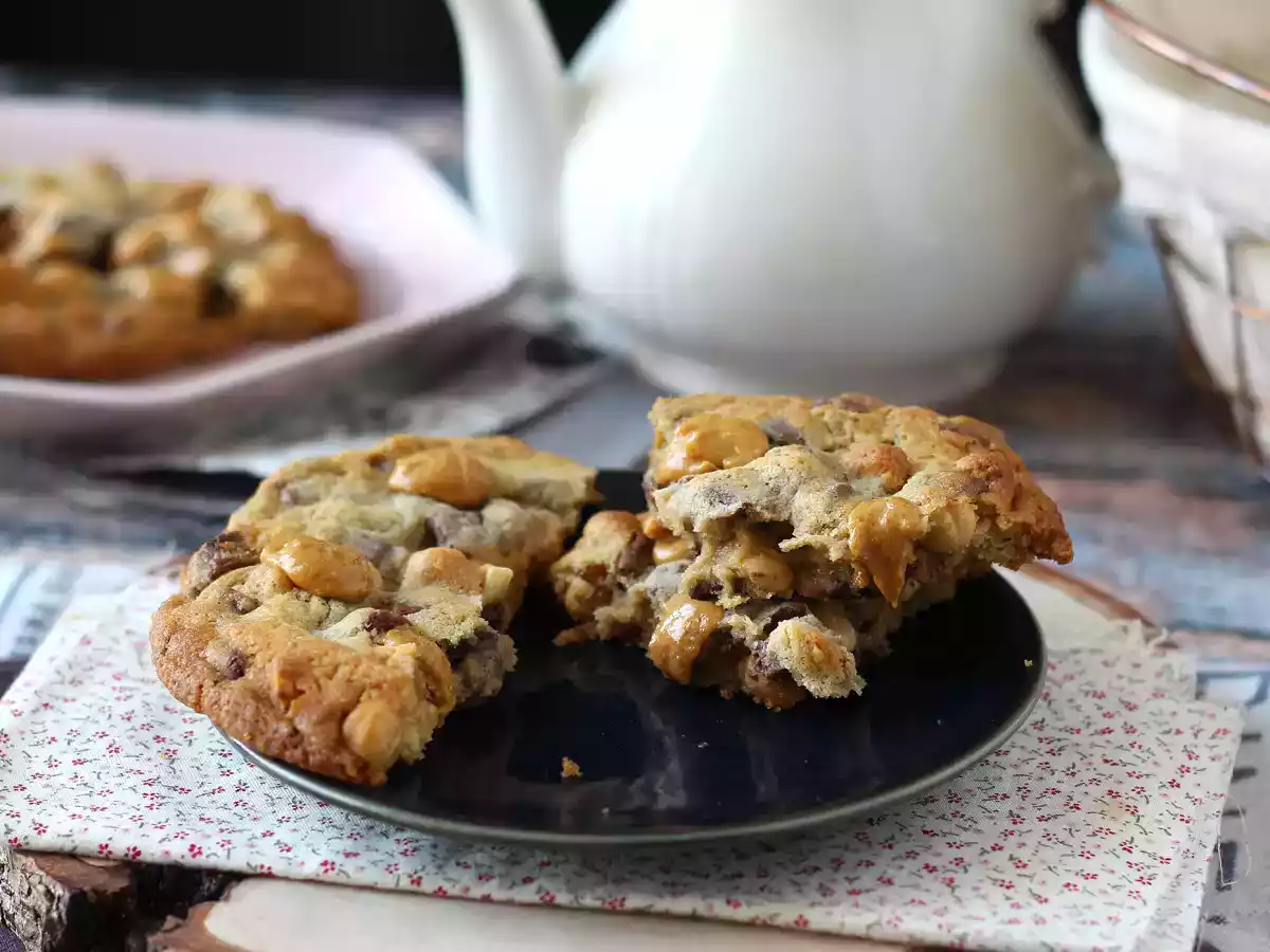 Fursec XXL cu alune, ciocolată cu lapte și praline - poza 2