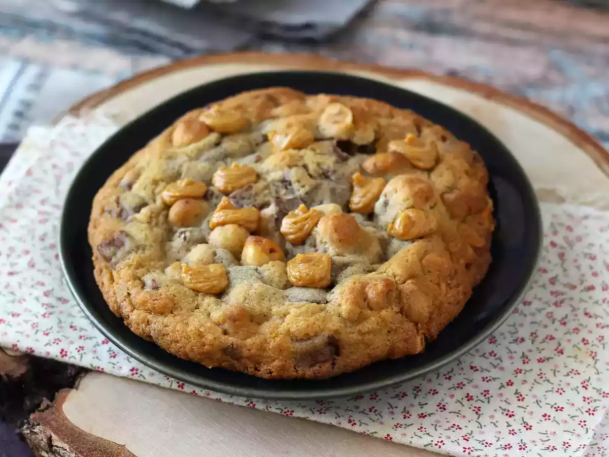 Fursec XXL cu alune, ciocolată cu lapte și praline - poza 3