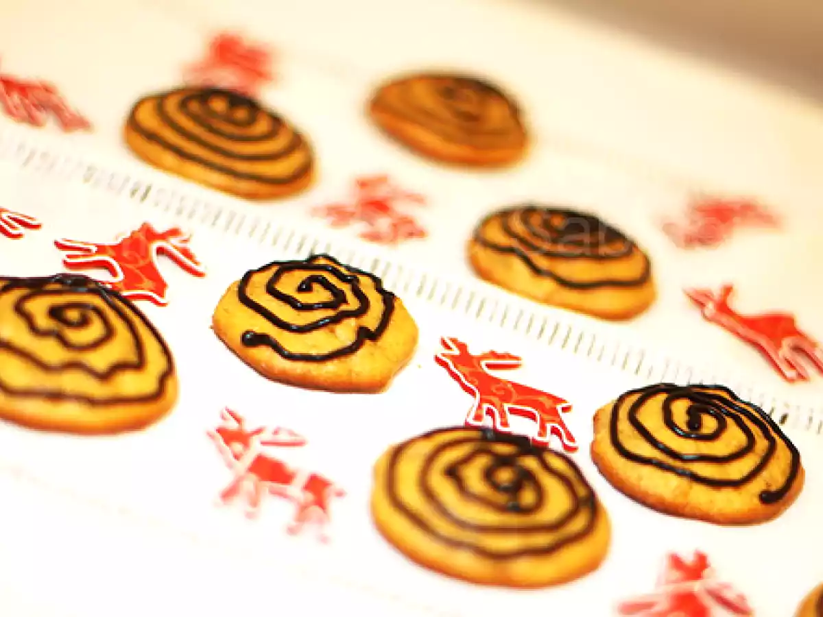 FURSECURI CU DOVLEAC SI NUCA