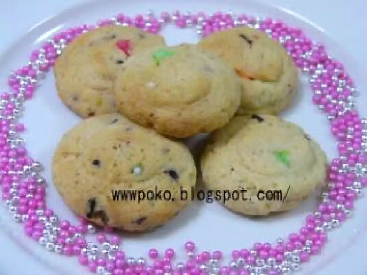 Fursecuri cu nuca de cocos si fulgi de ciocolata