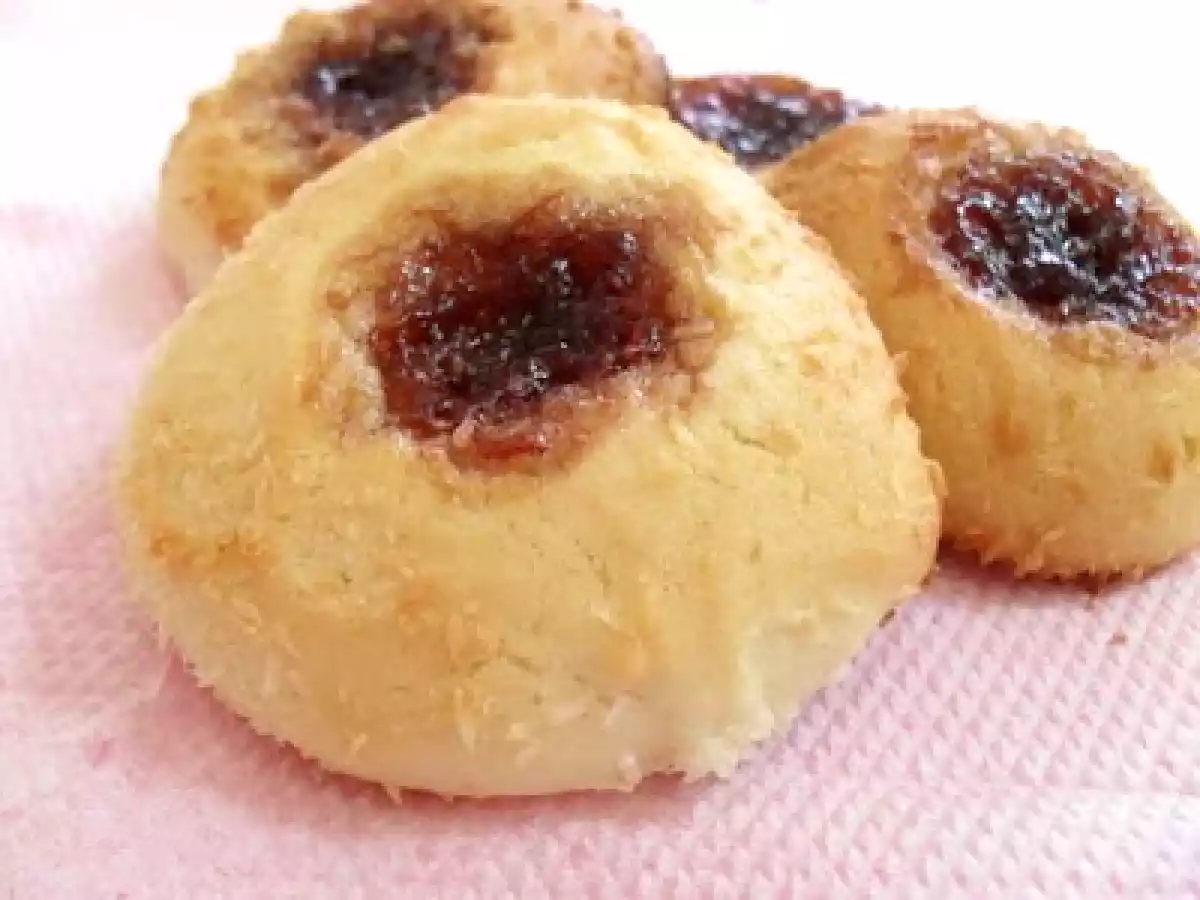 Fursecuri cu nuca de cocos ( simple si cu gem) - poza 3