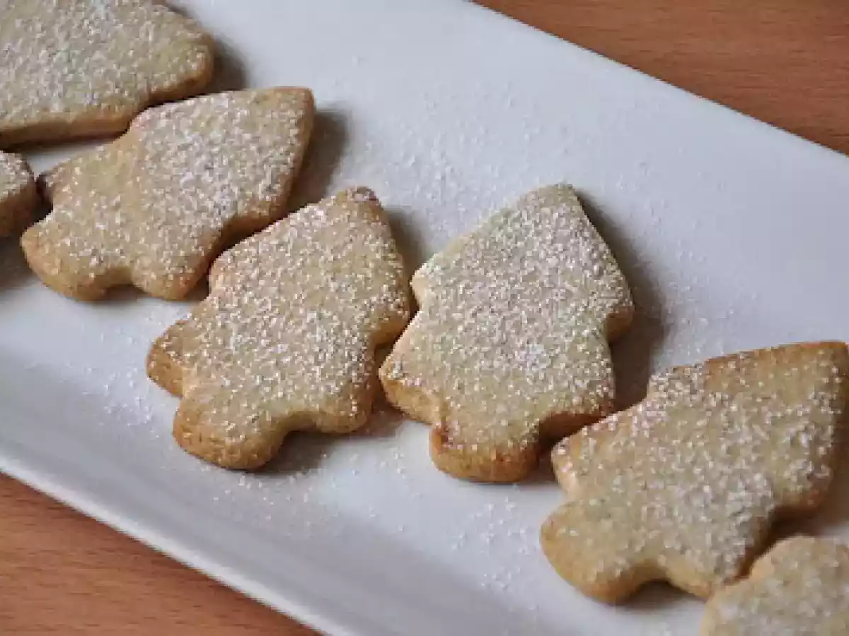 Fursecuri simple cu nuci