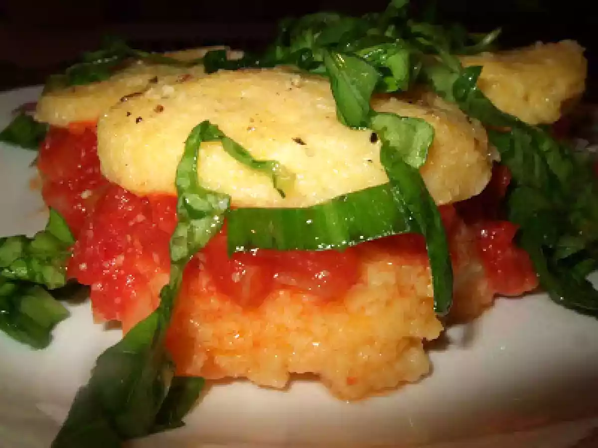 Galuste cu mamaliga si bors de loboda - poza 7