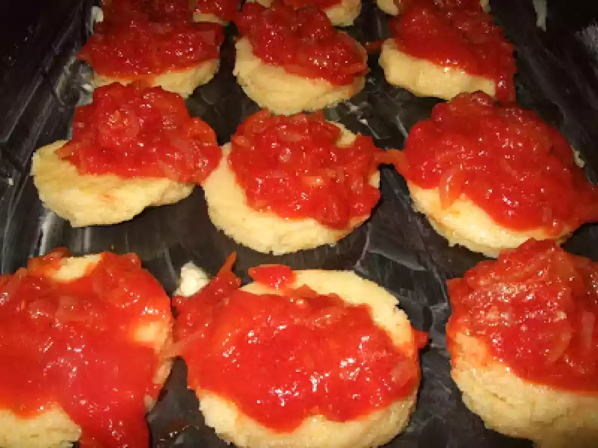 Galuste cu mamaliga si bors de loboda - poza 11