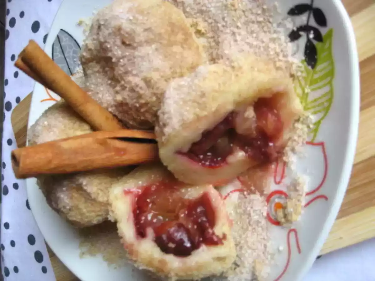 Galuste de cartofi cu prune (Gomboti cu prune) - poza 2