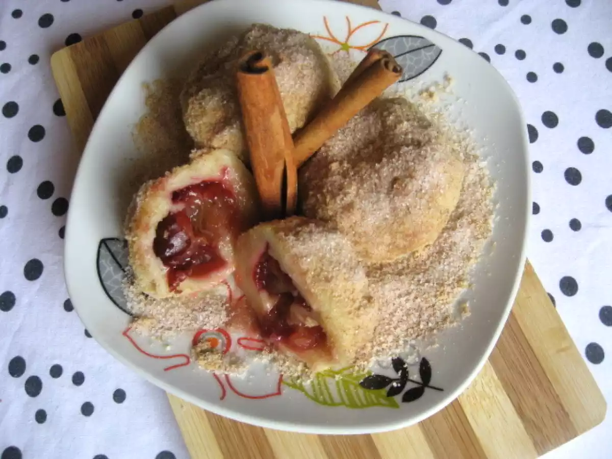 Galuste de cartofi cu prune (Gomboti cu prune) - poza 3