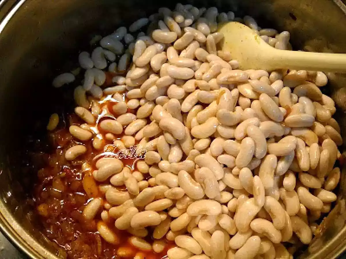 Gasca cu fasole uscata la oala de lut - poza 6