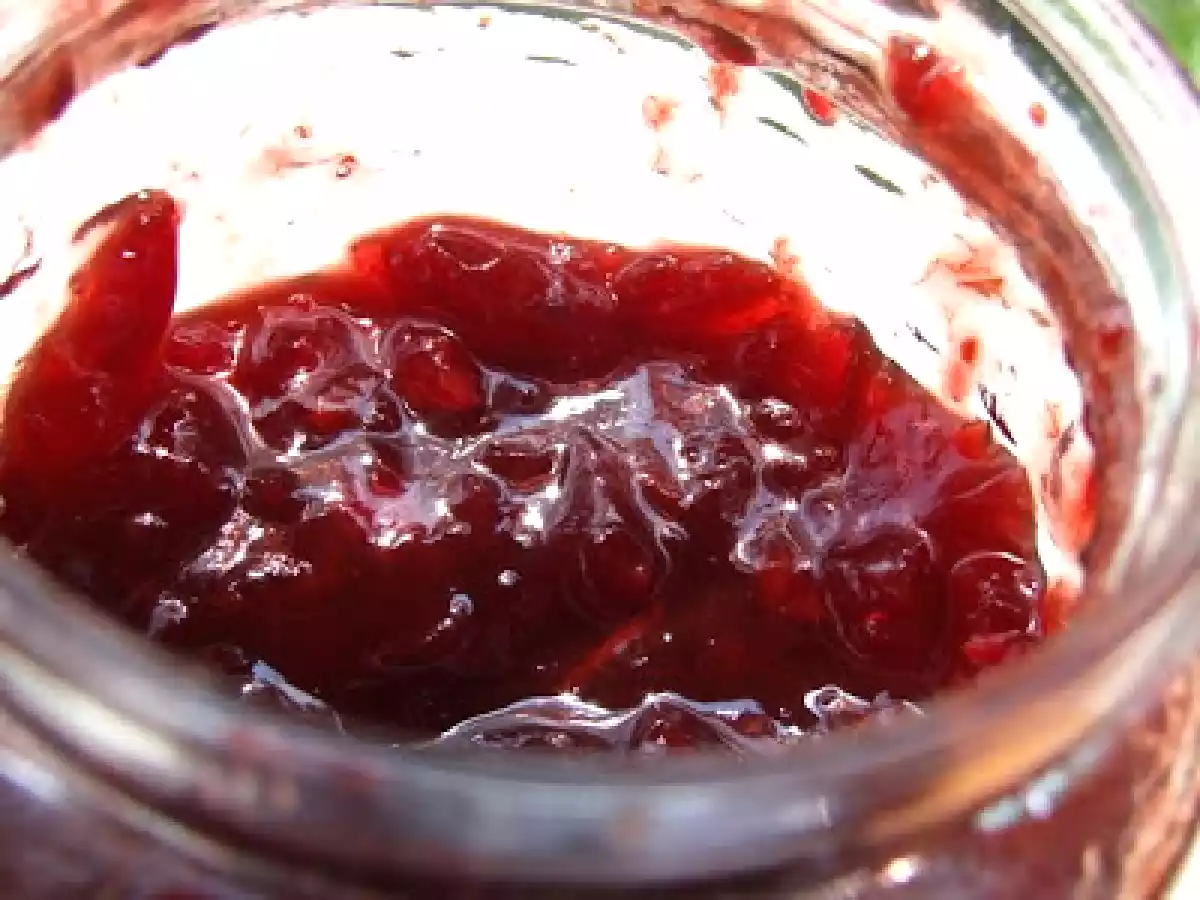 Gem de corcoduse, cu mere si morcovi - poza 11