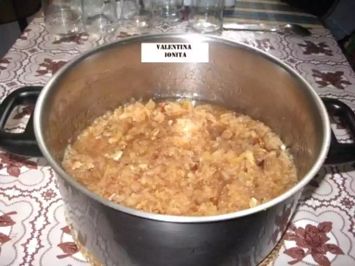 Gem de gutui cu nuca - poza 7