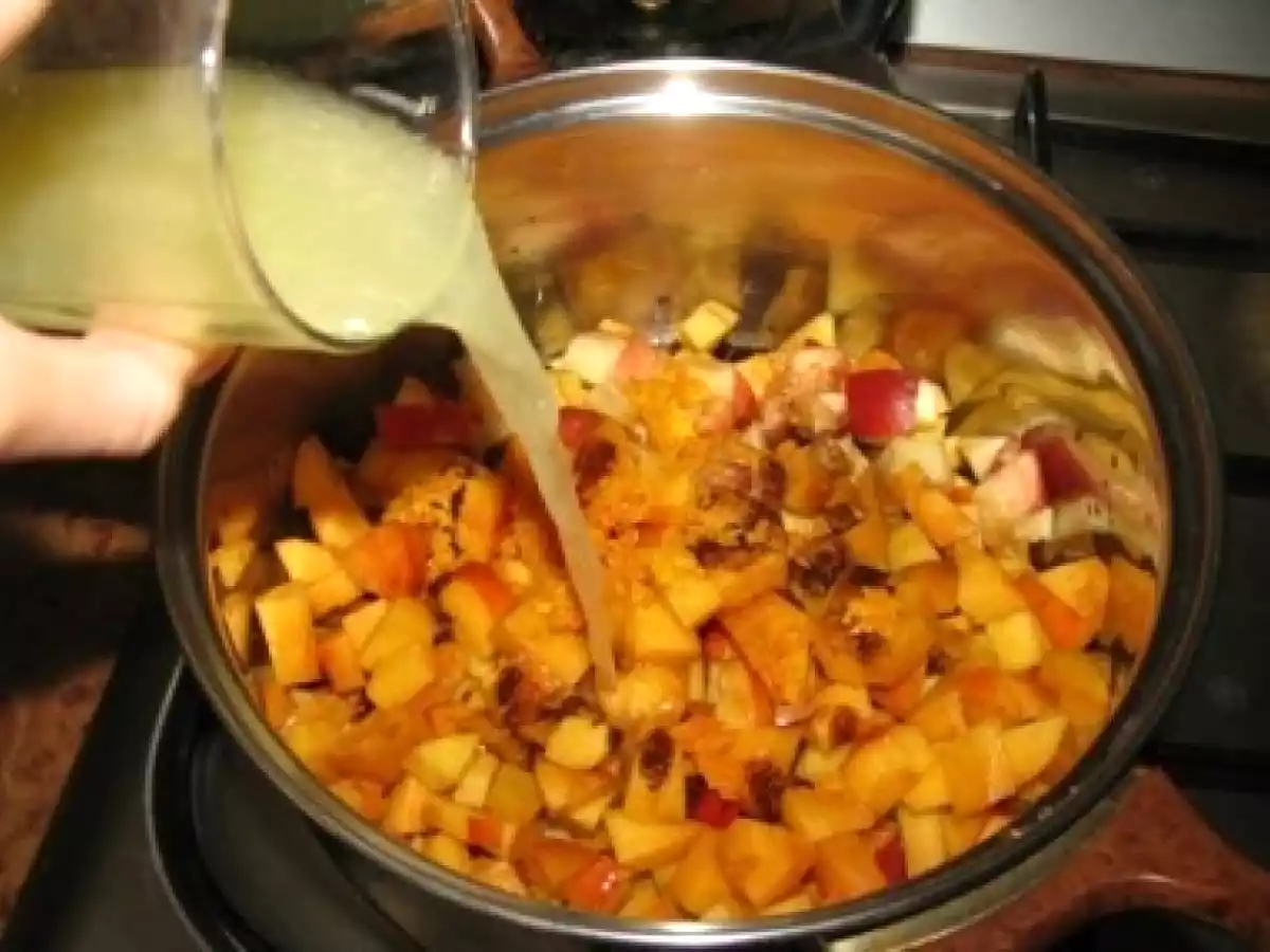 Gem de piersici si nectarine cu cafea