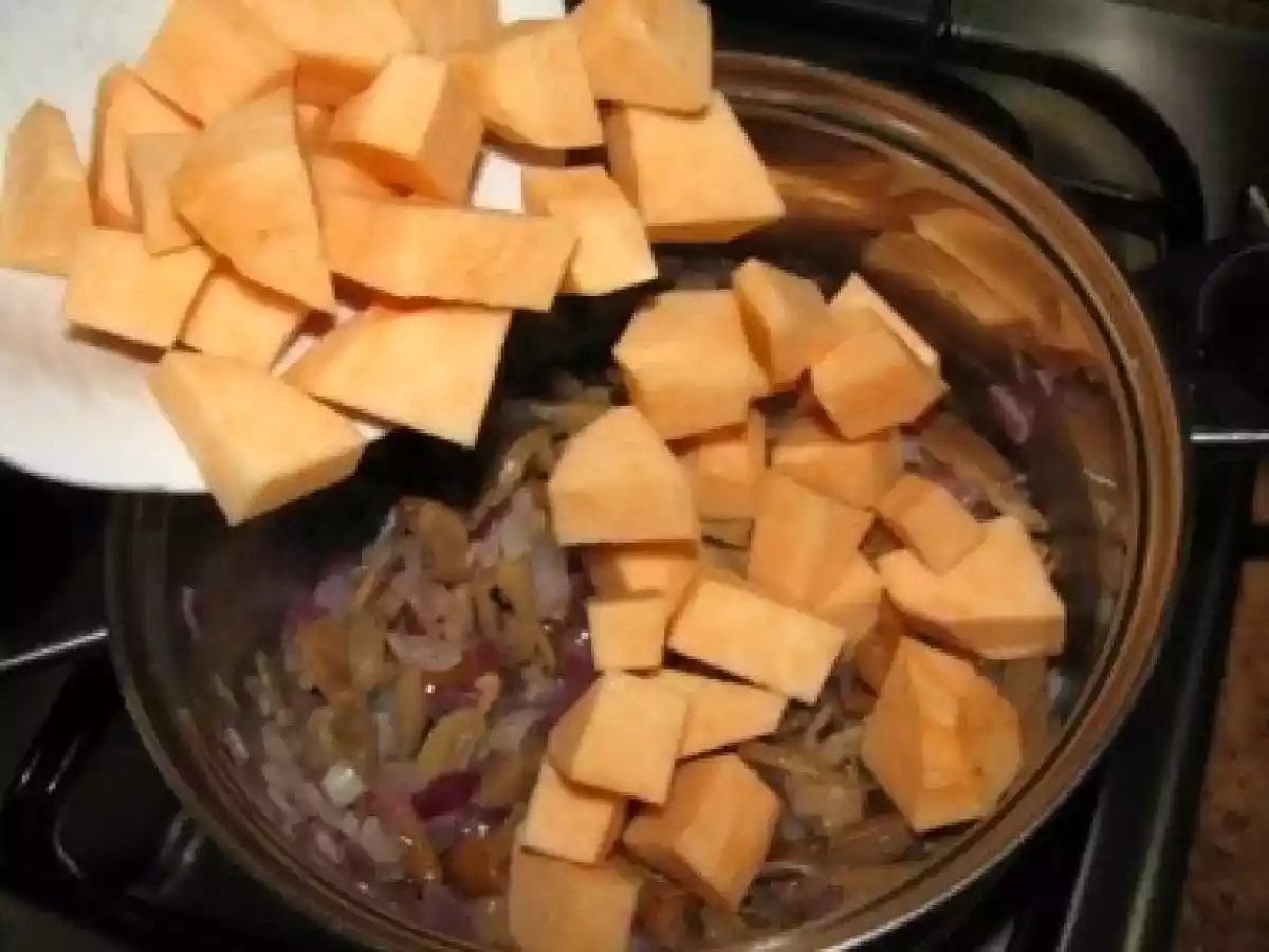 Ghiveci cu ciuperci si cartofi dulci - poza 5