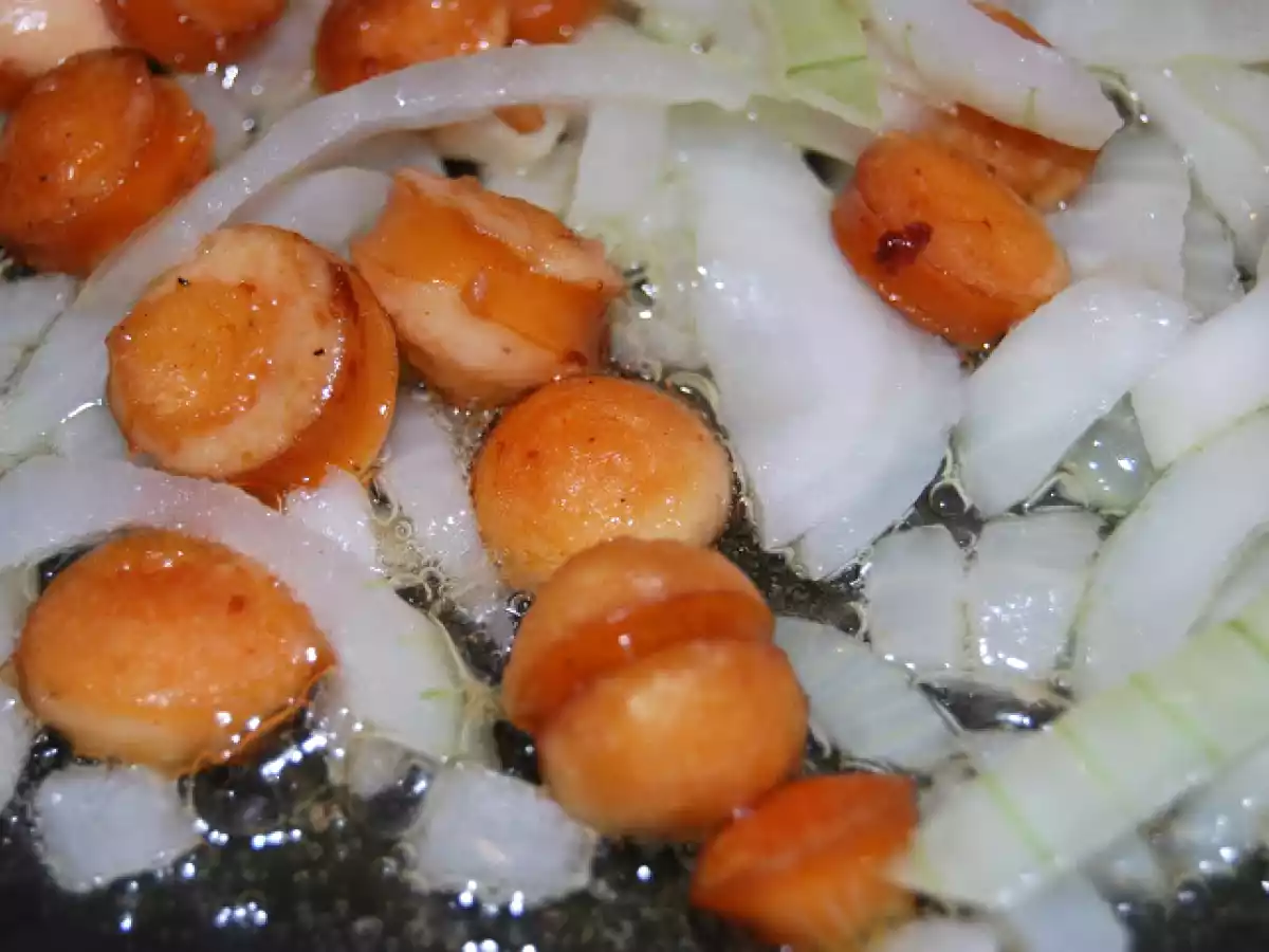 Ghiveci cu varza, orez si crenvursti