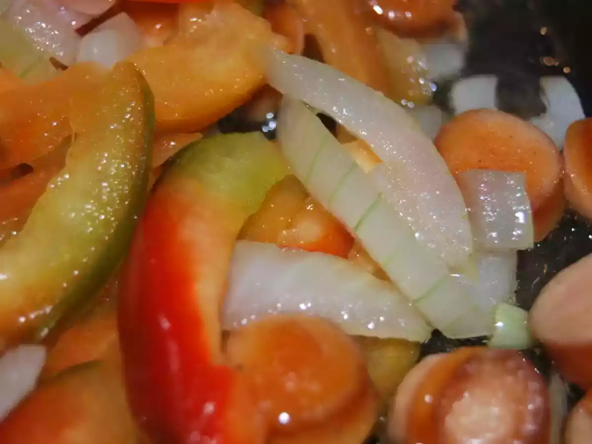 Ghiveci cu varza, orez si crenvursti - poza 2